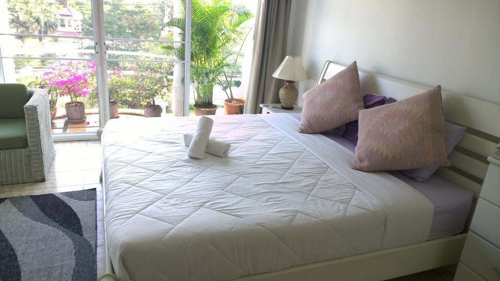 Corner Cafe Bed & Breakfast Hua Hin Exterior photo